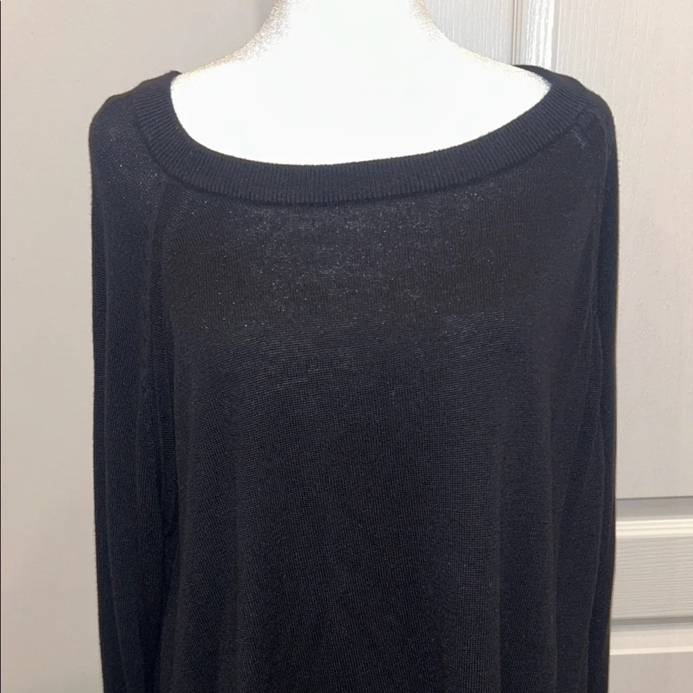 Lululemon Women’s Black Long Sleeve Sweater